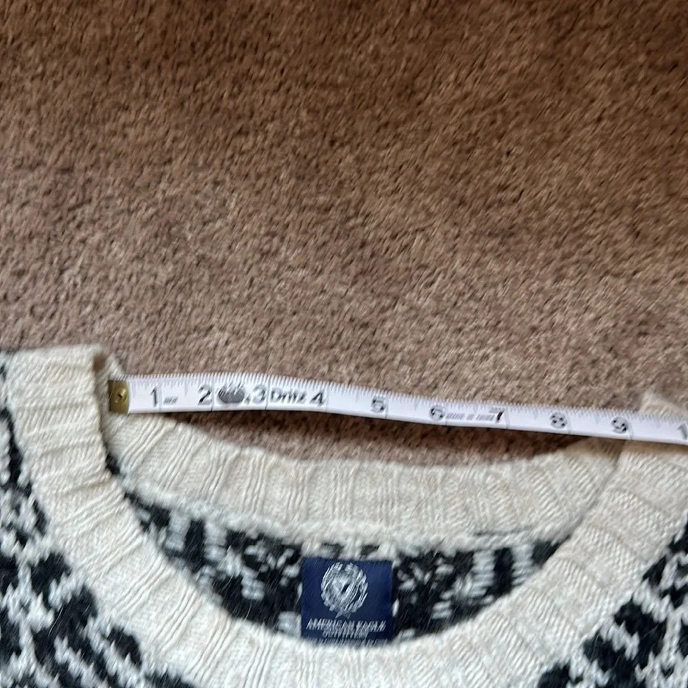 American Eagle Sweater Balck&White Ski Snowflakes Women Sz Med - Picture 7 of 8